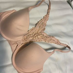 Victoria’s Secret nude bra